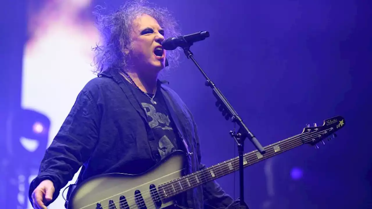 The Cure's Robert Smith 'sickened' over Ticketmaster fees | CNN