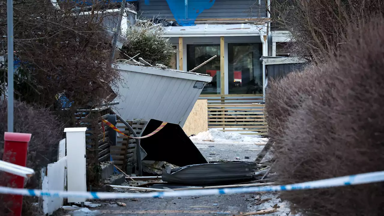 Kraftig explosion i radhusområde – en skadad