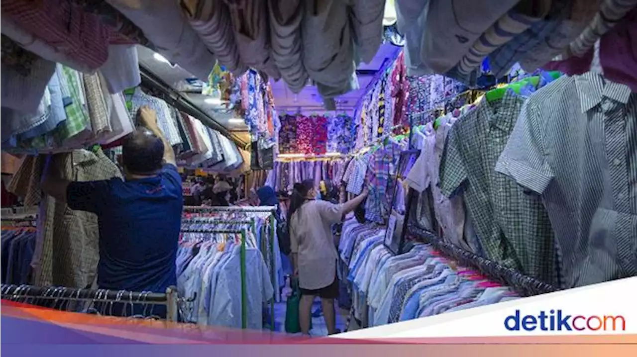 Menguak Modus Kecoh Petugas buat Selundupkan Baju Impor Bekas