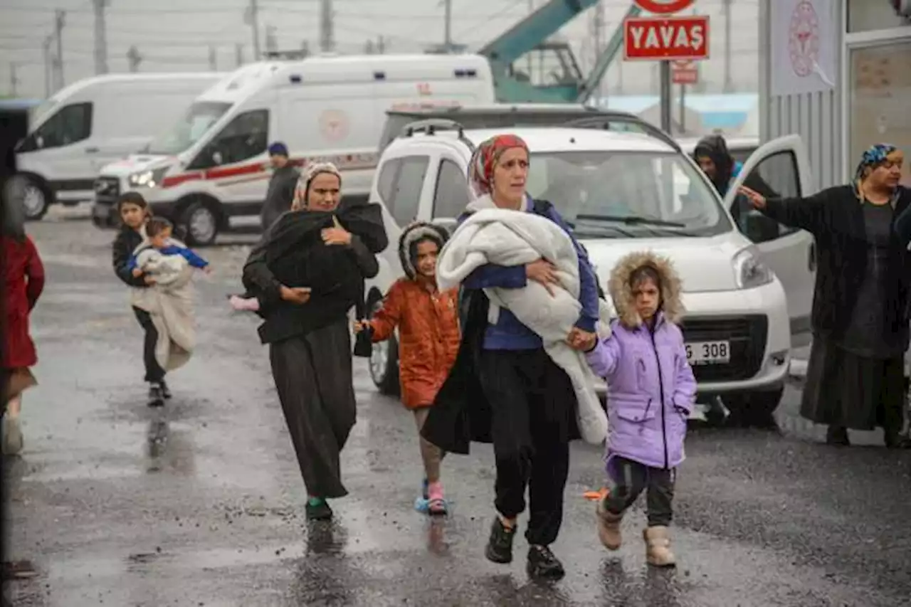 Más de 10 muertos por inundaciones en zonas arrasadas por el terremoto en Turquía