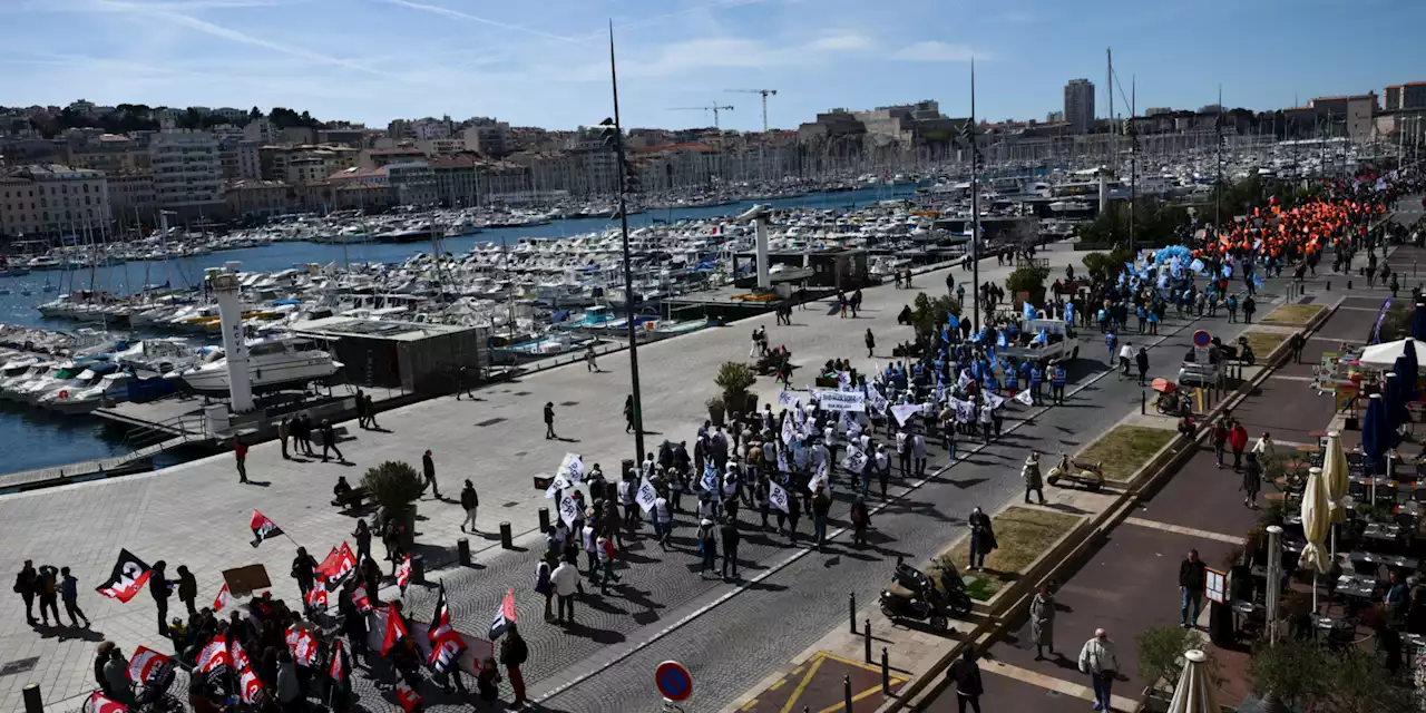 Opération «Ports morts» : à Marseille, dockeurs et marins poursuivent la mobilisation contre la réforme