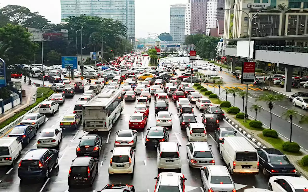 Loke says Cabinet committee on tackling traffic jams to be set up