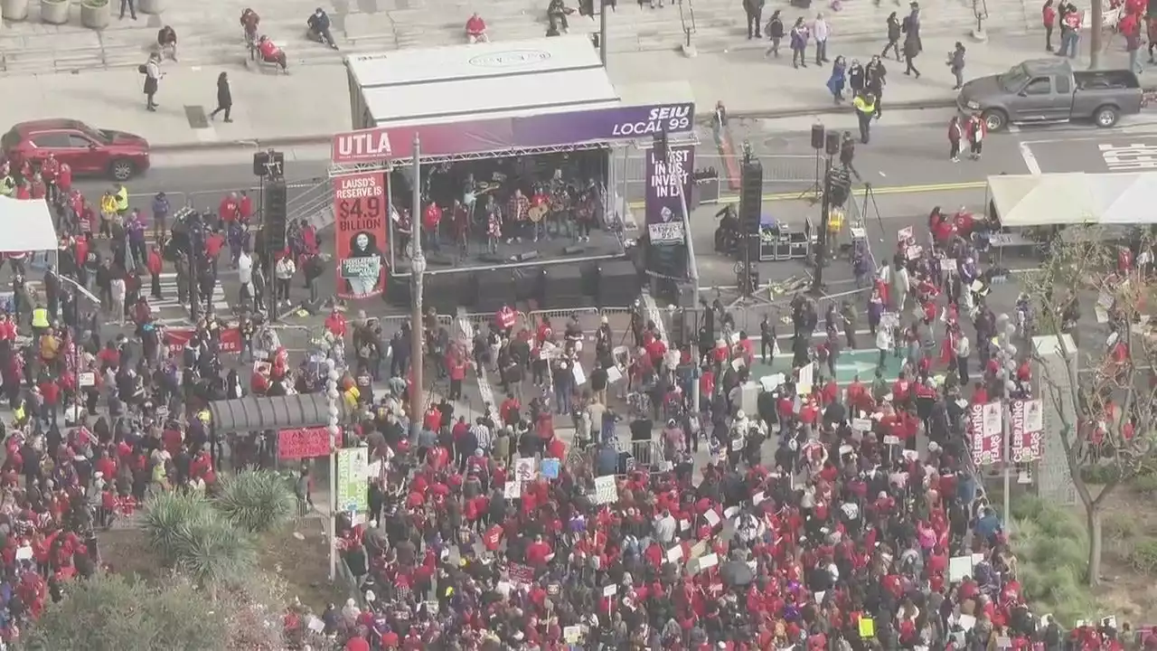 LAUSD teachers, staff to go on strike Tuesday