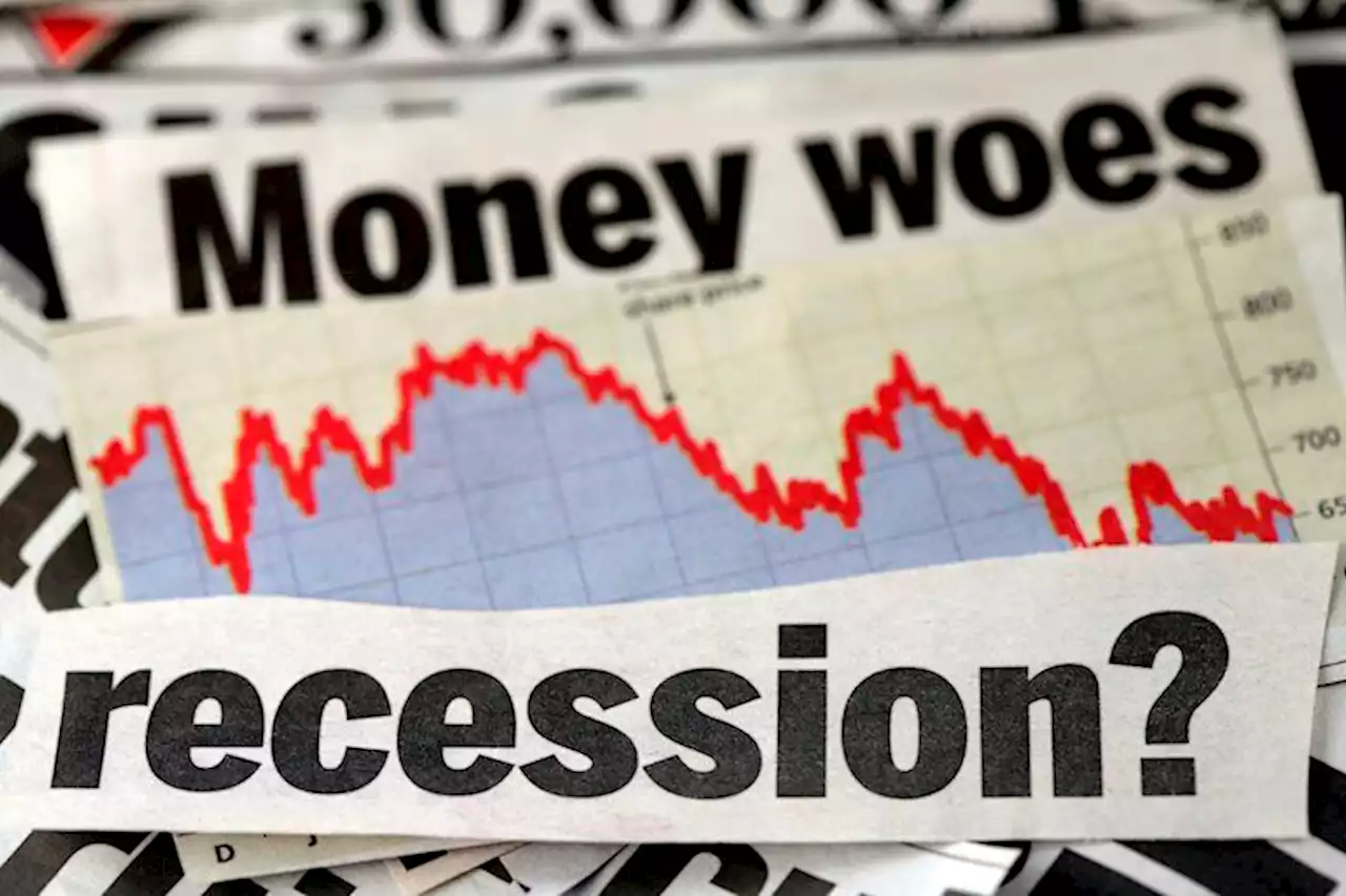 Goldman Sachs raises odds of a US recession in the next 12 months by 10% to 35%