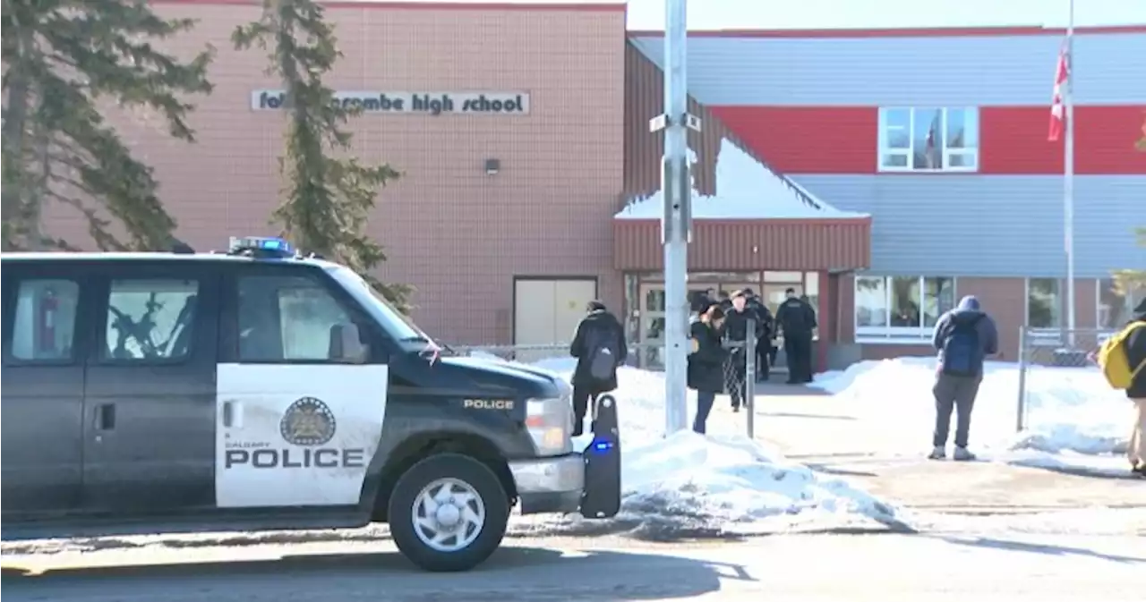 1 person in custody after stabbing at Father Lacombe High School in Calgary - Calgary | Globalnews.ca