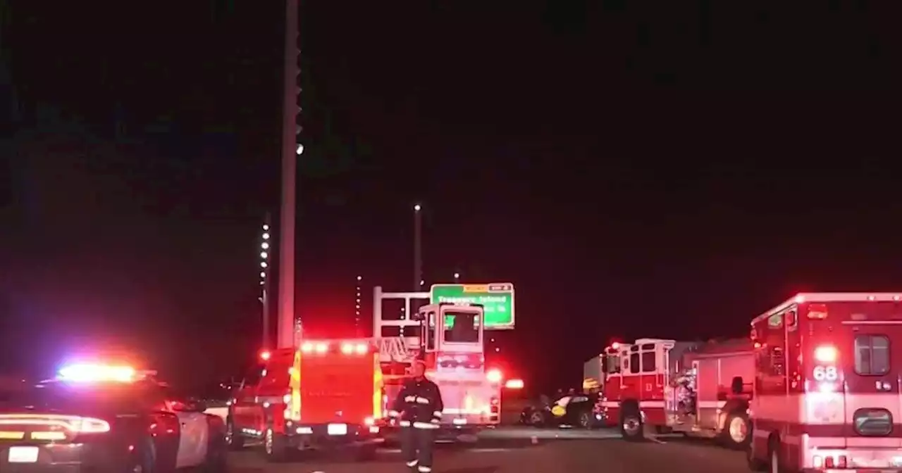 2 dead in crash on Bay Bridge upper deck; Police activity causes major traffic backup