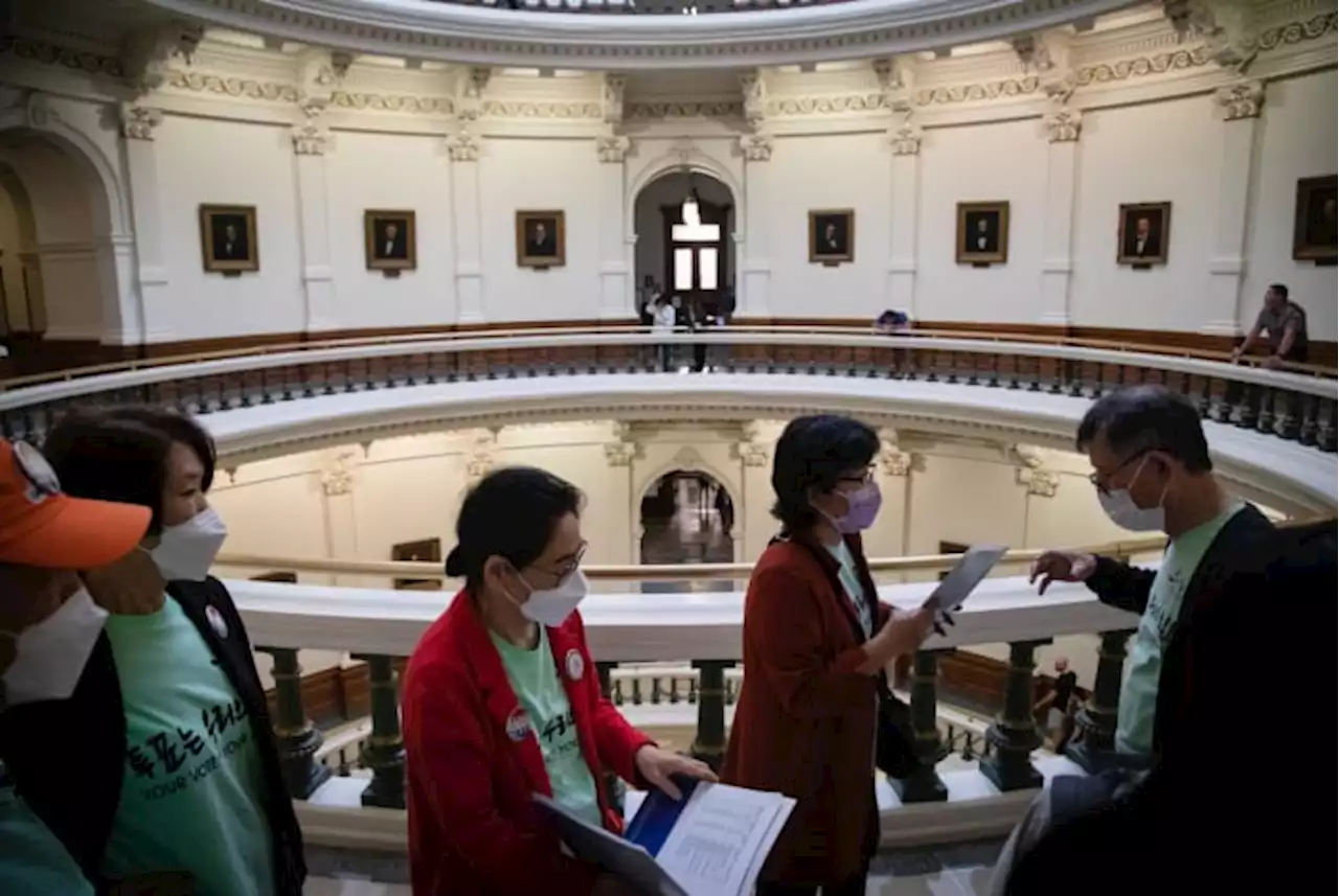 Houston language activists race to keep their one small request from disappearing in Capitol bedlam