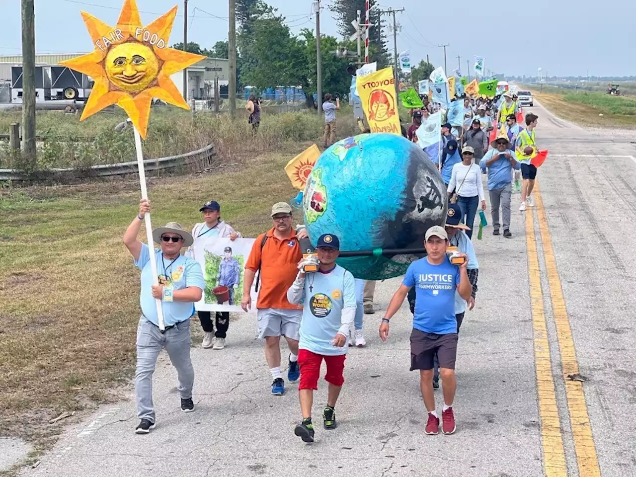 Marchan jornaleros de CIW contra esclavitud y explotación en campos de EU