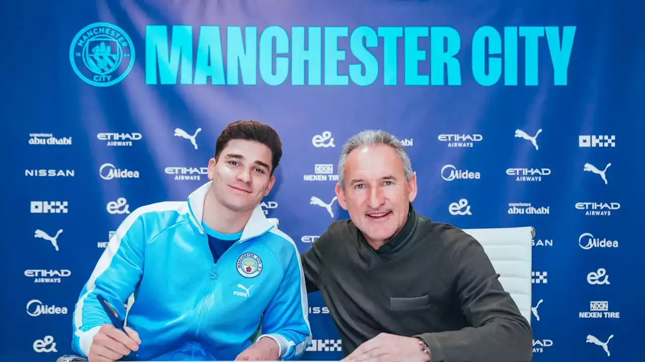 Manchester City estiró un año el contrato de Julián Alvarez