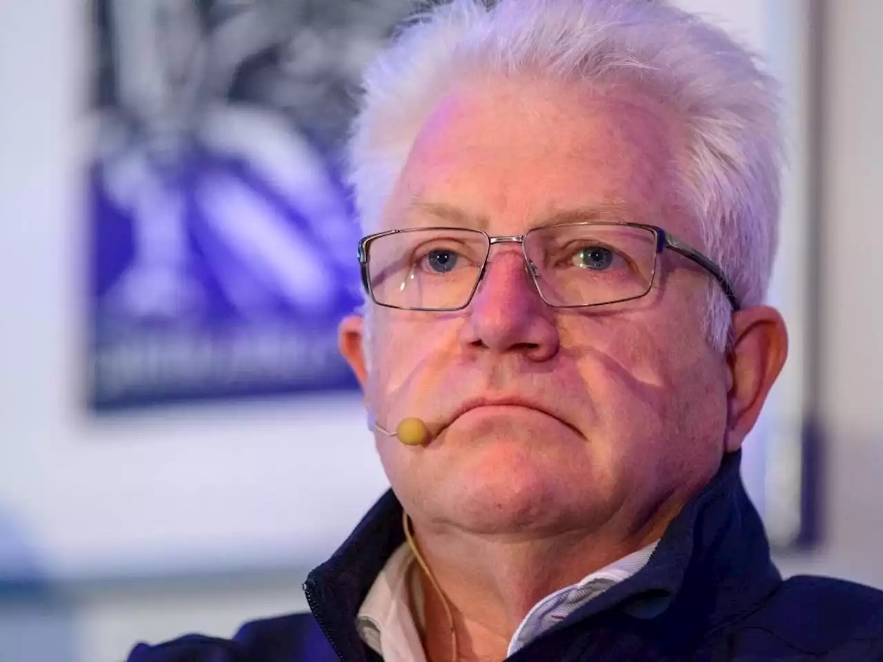 Premier Winde fumes after Western Cape deputy speaker hosts British anti-vax doctor in legislature | News24