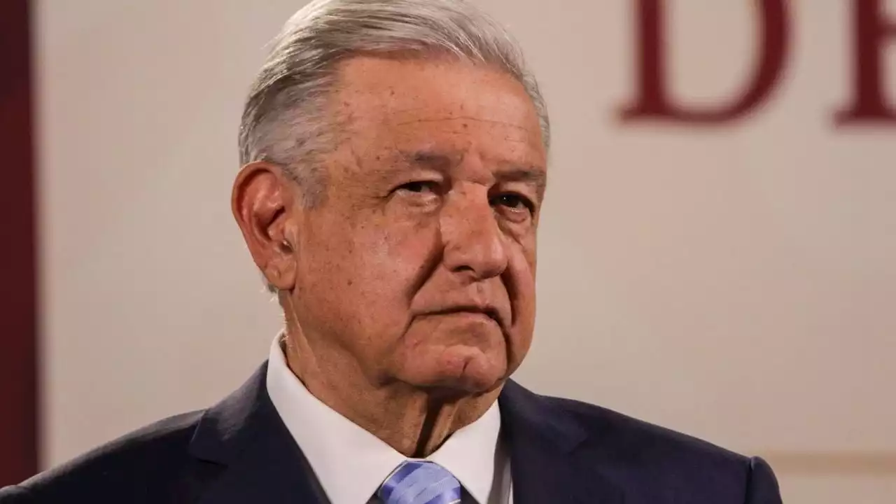 Chicago Tribune llama a AMLO 'líder delirante y mentiroso' y lo compara con Trump