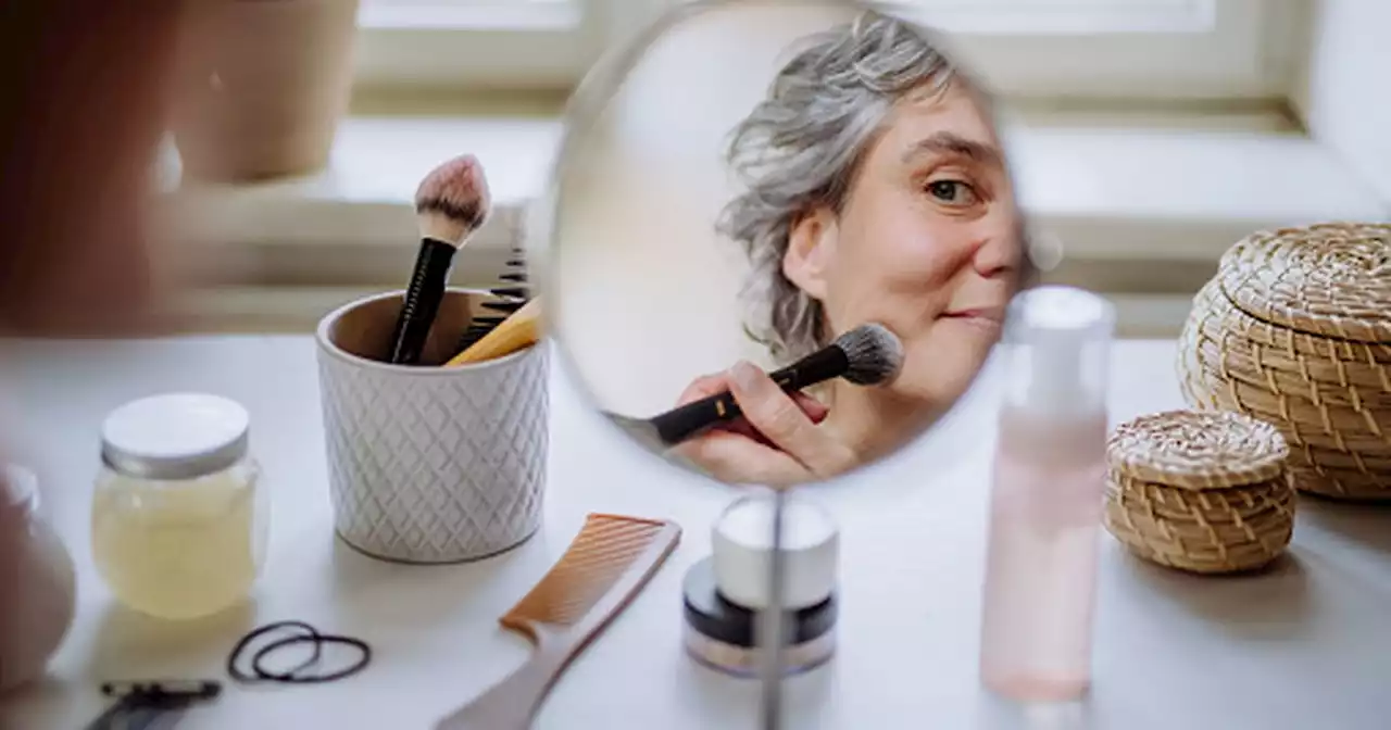 Makeup artist's easy anti ageing tip covers dark circles in seconds
