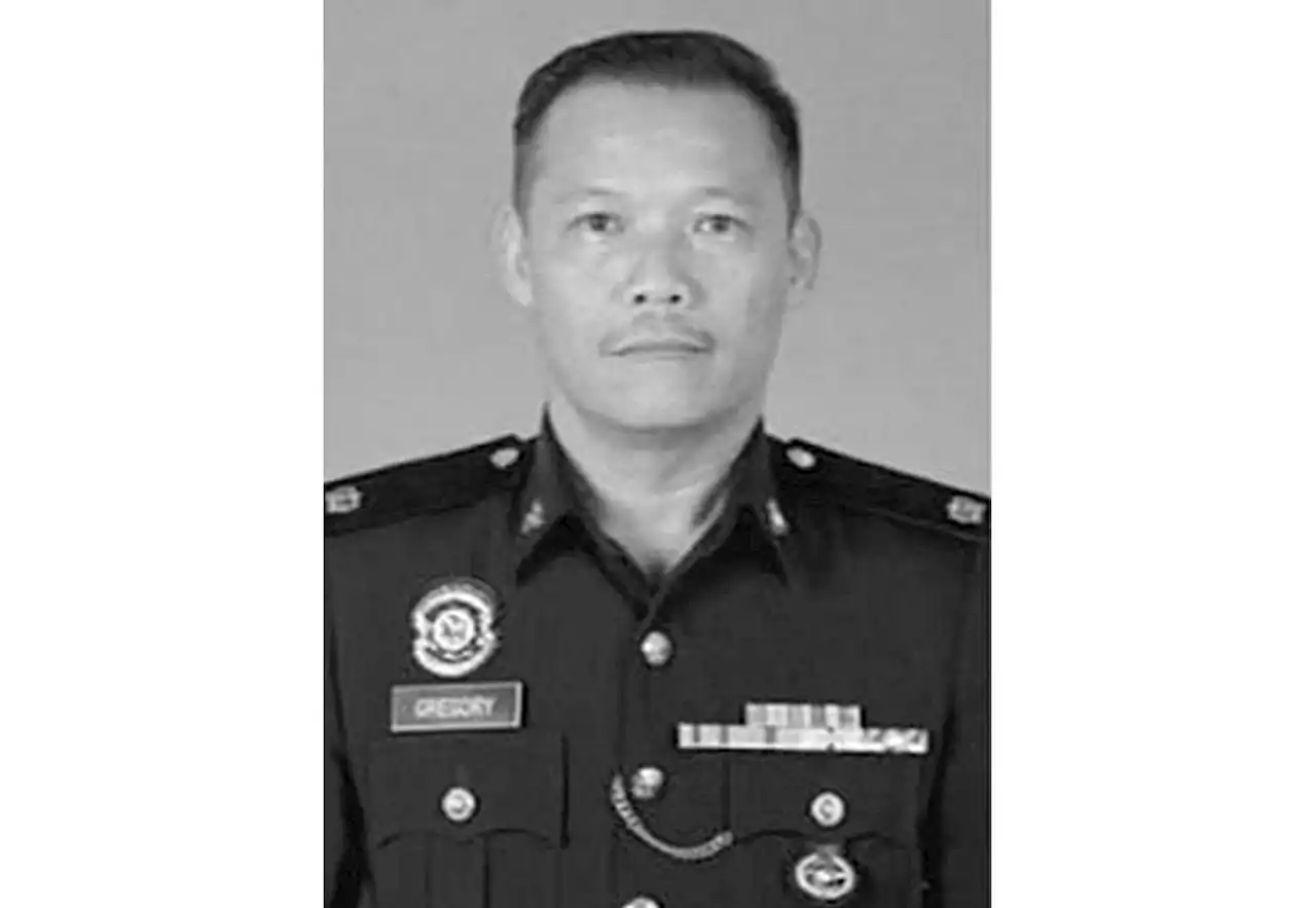 Senior Sibu cop dies while playing football