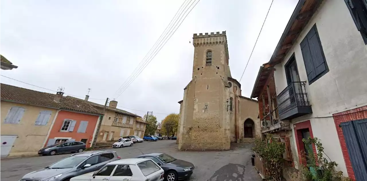 La tour d’une église s’effondre dans le Gers