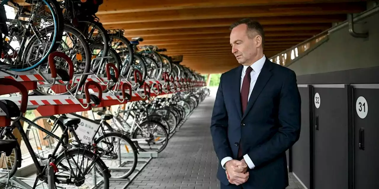 Infrastruktur für Fahrrad: Der radlose Verkehrsminister