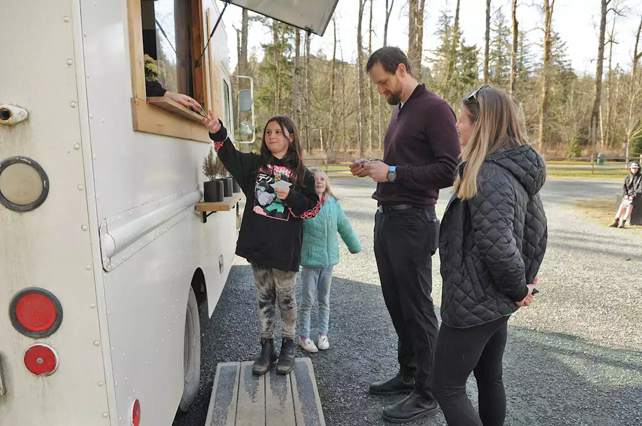 B.C. elementary students hand out $1,400 in free goodies to strangers as part of kindness project - Terrace Standard