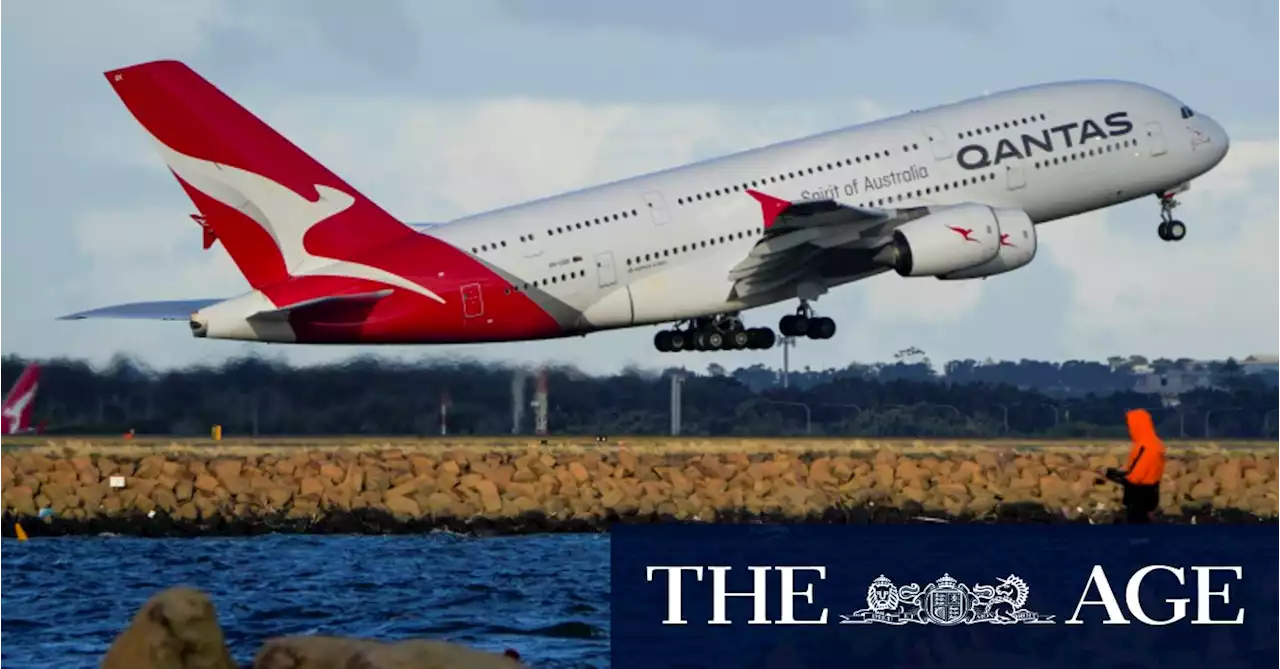 Qantas extends expiry on $800 million of COVID-19 flight credits