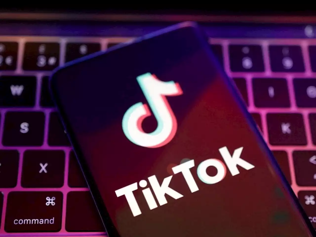 TikTok says U.S. threatens ban if Chinese owners don't sell stakes