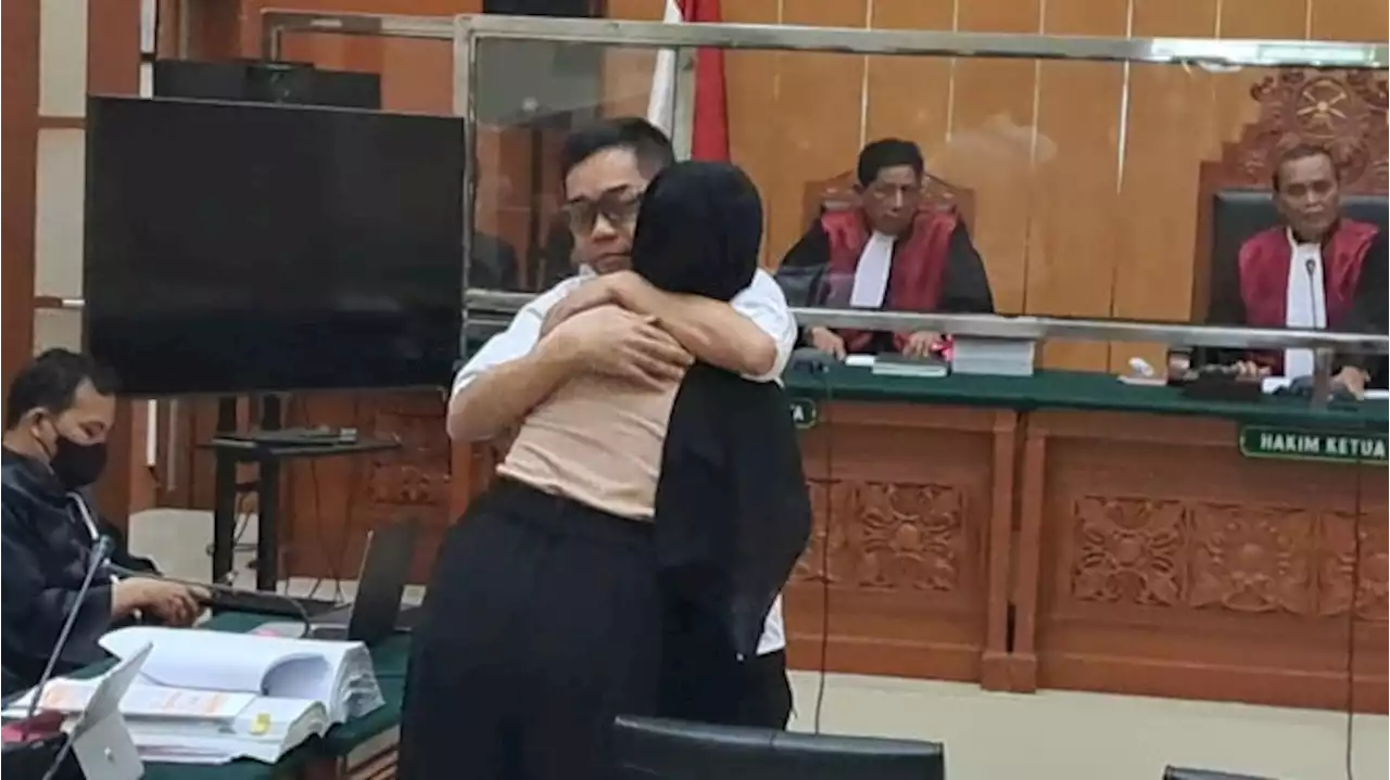 AKBP Dody Menangis di Persidangan, Menyesal Turuti Perintah Teddy Tukar Sabu dengan Tawas