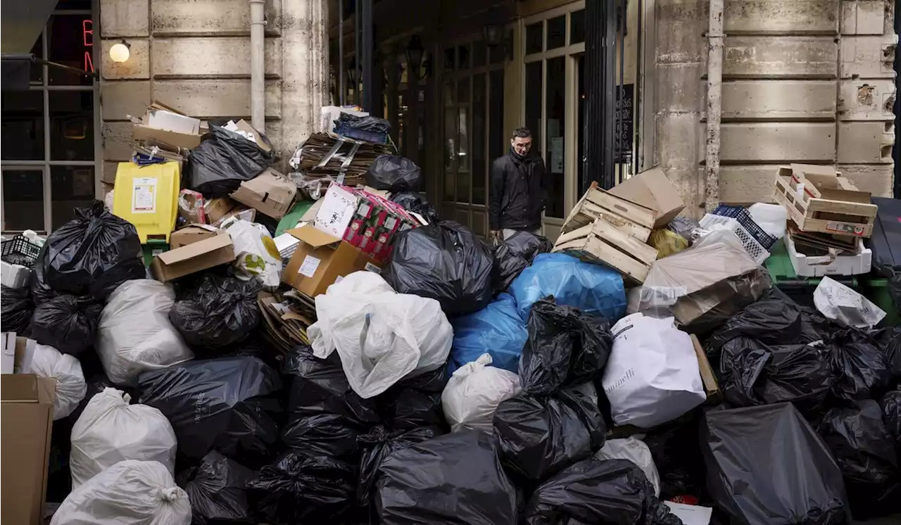 French pension strike creates massive garbage pileup in Paris