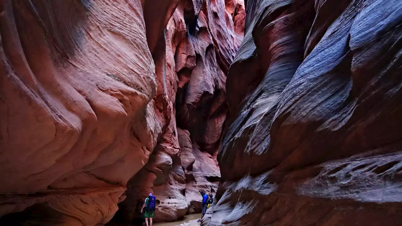 2 dead after canyons flood near Utah-Arizona line