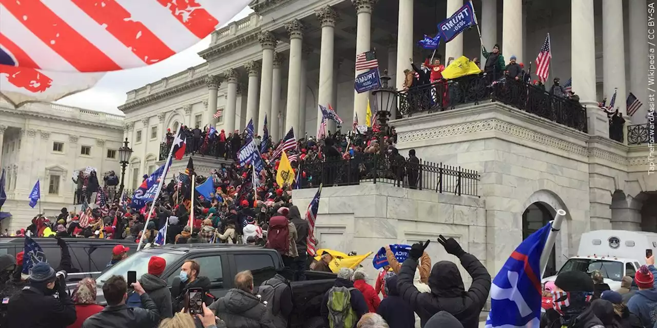 FBI: Newspaper editor interfered with police at Capitol riot