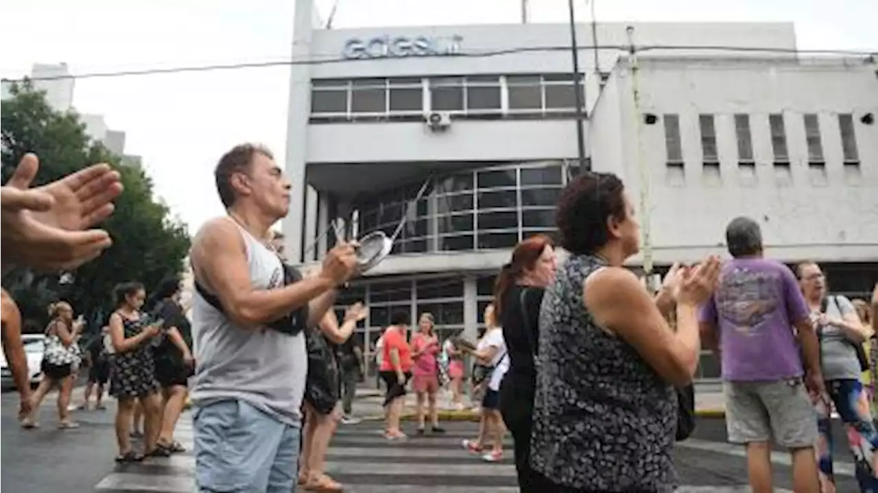 Usuarios de Edesur convocan este viernes a una protesta en Caballito por los cortes de luz