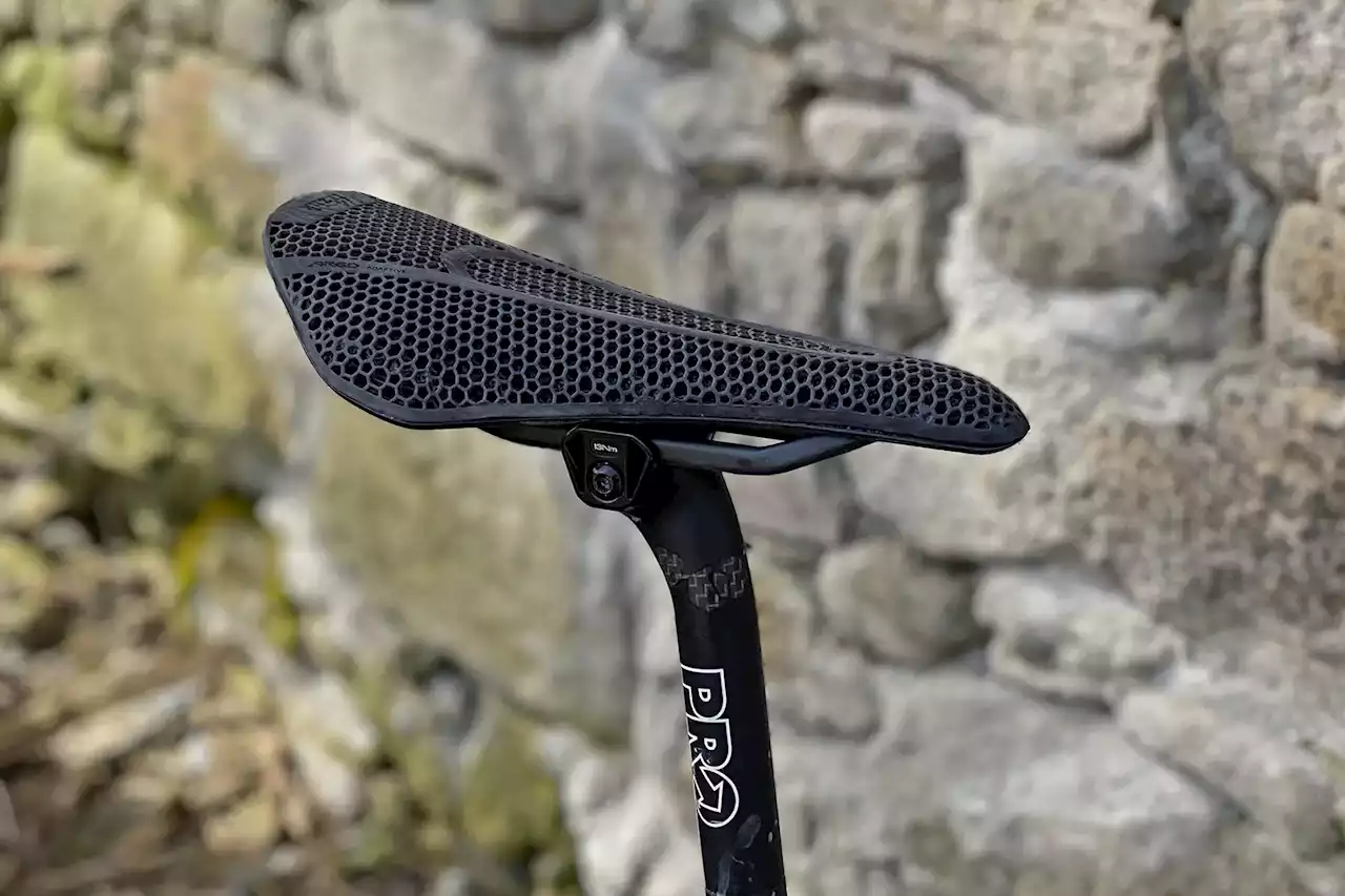 Fizik's Most Versatile Saddle is 3D-Printed Vento Argo Adaptive 00 with 7x9mm Upgrade