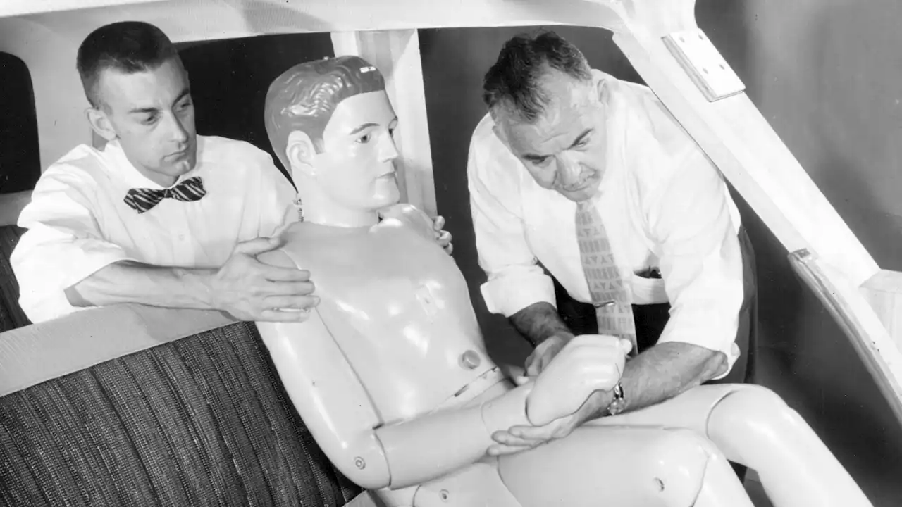 NHTSA's Crash Test Dummies Need To Be Updated, Gov Watchdog Finds | Carscoops