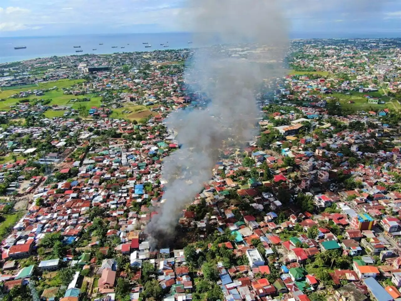 Fire in Inayawan displaces at least 34 families