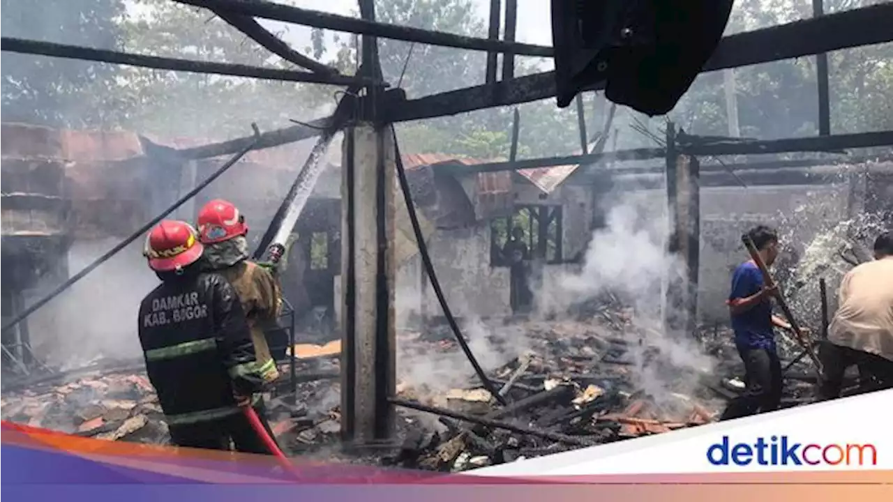 Pondok Pesantren di Bogor Kebakaran, Kobong Santri Ludes Terbakar