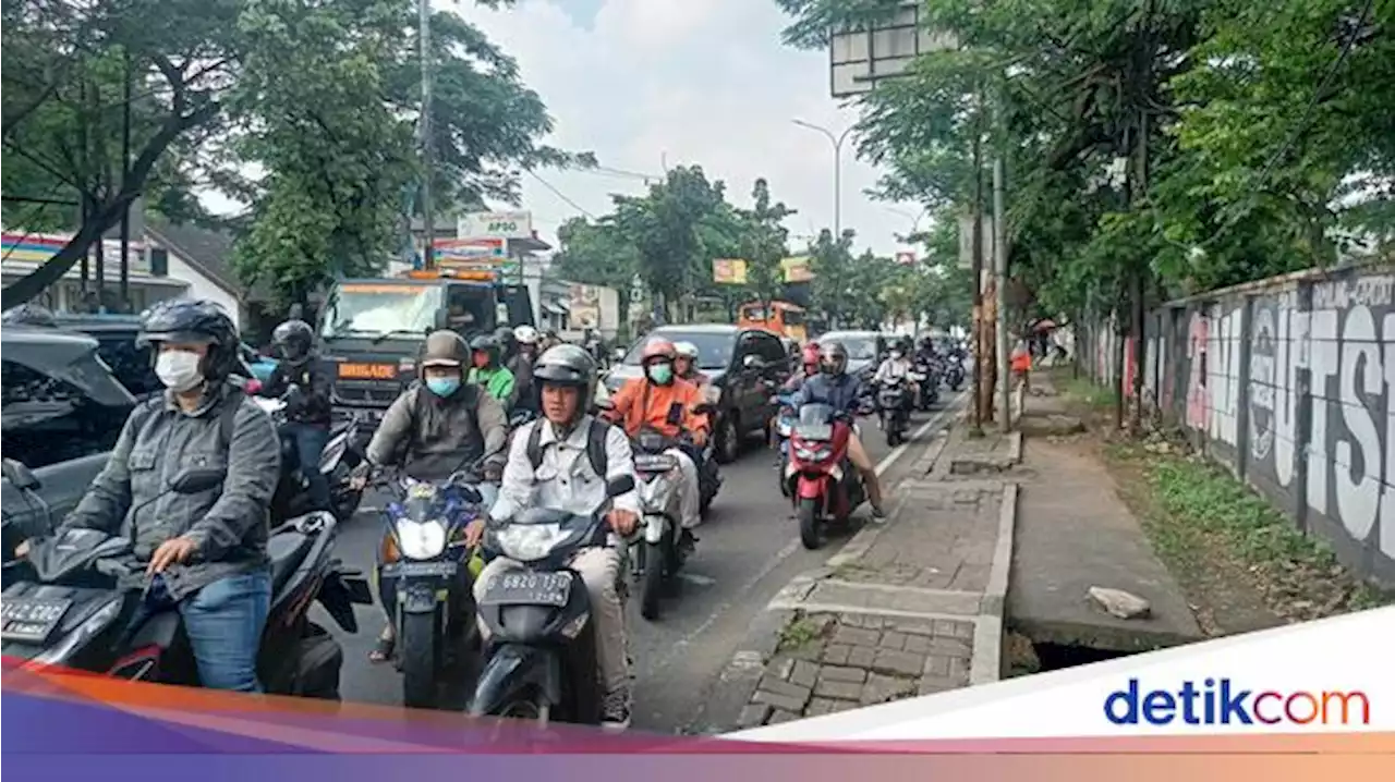 Warga Nilai Putar Balik Jadi Biang Keladi Macet di Ciputat Tangsel