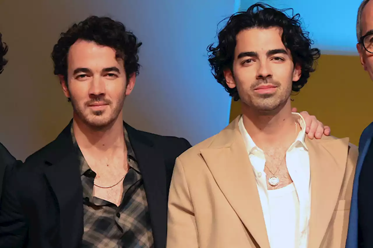 Joe Jonas Teases Kevin For Almost Falling During Broadway Residency