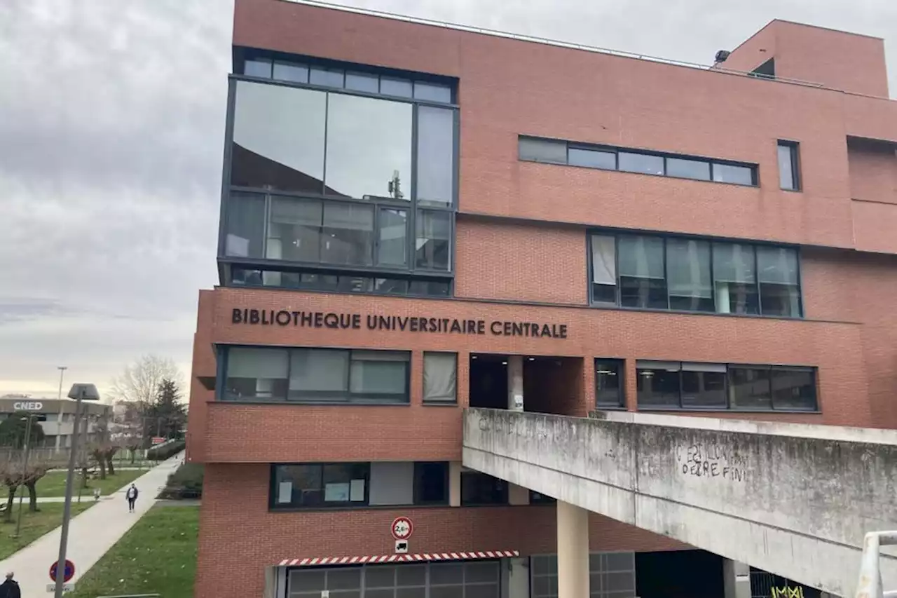 Université Jean Jaurès à Toulouse : l'incendie sous la bibliothèque provoque sa fermeture