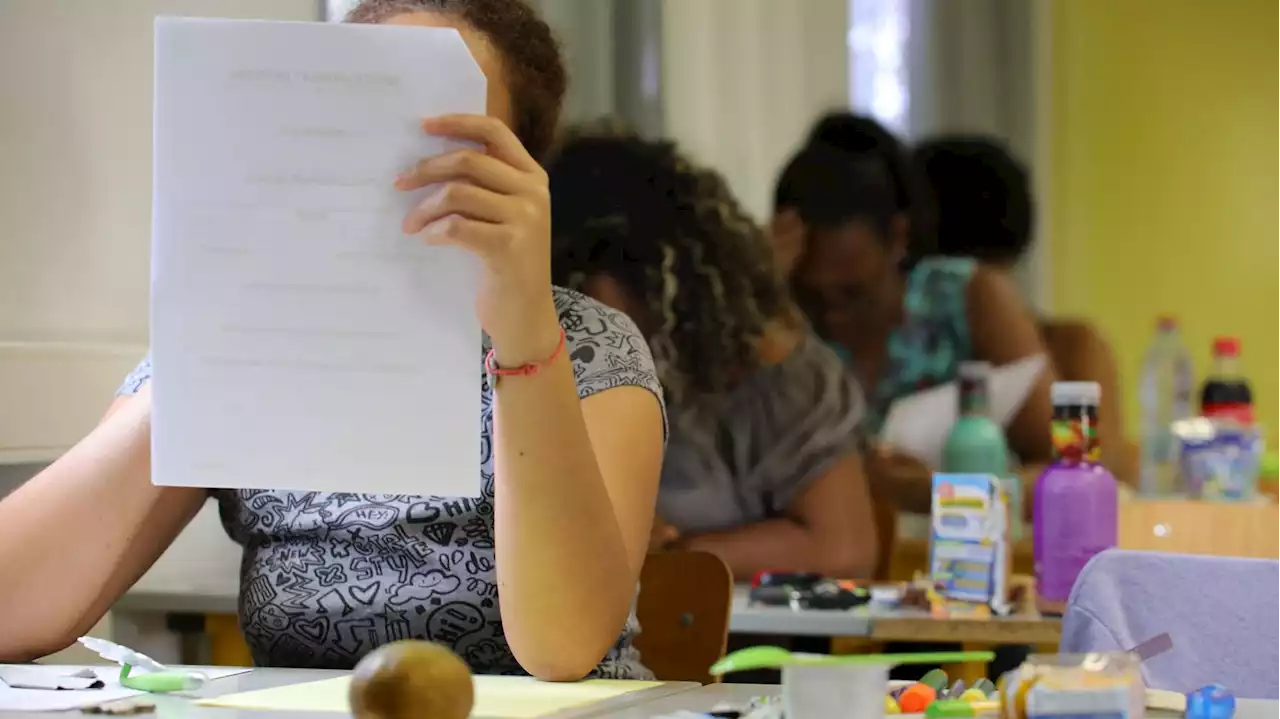 Réforme des retraites : des syndicats appellent à la grève des surveillants lors des épreuves du bac