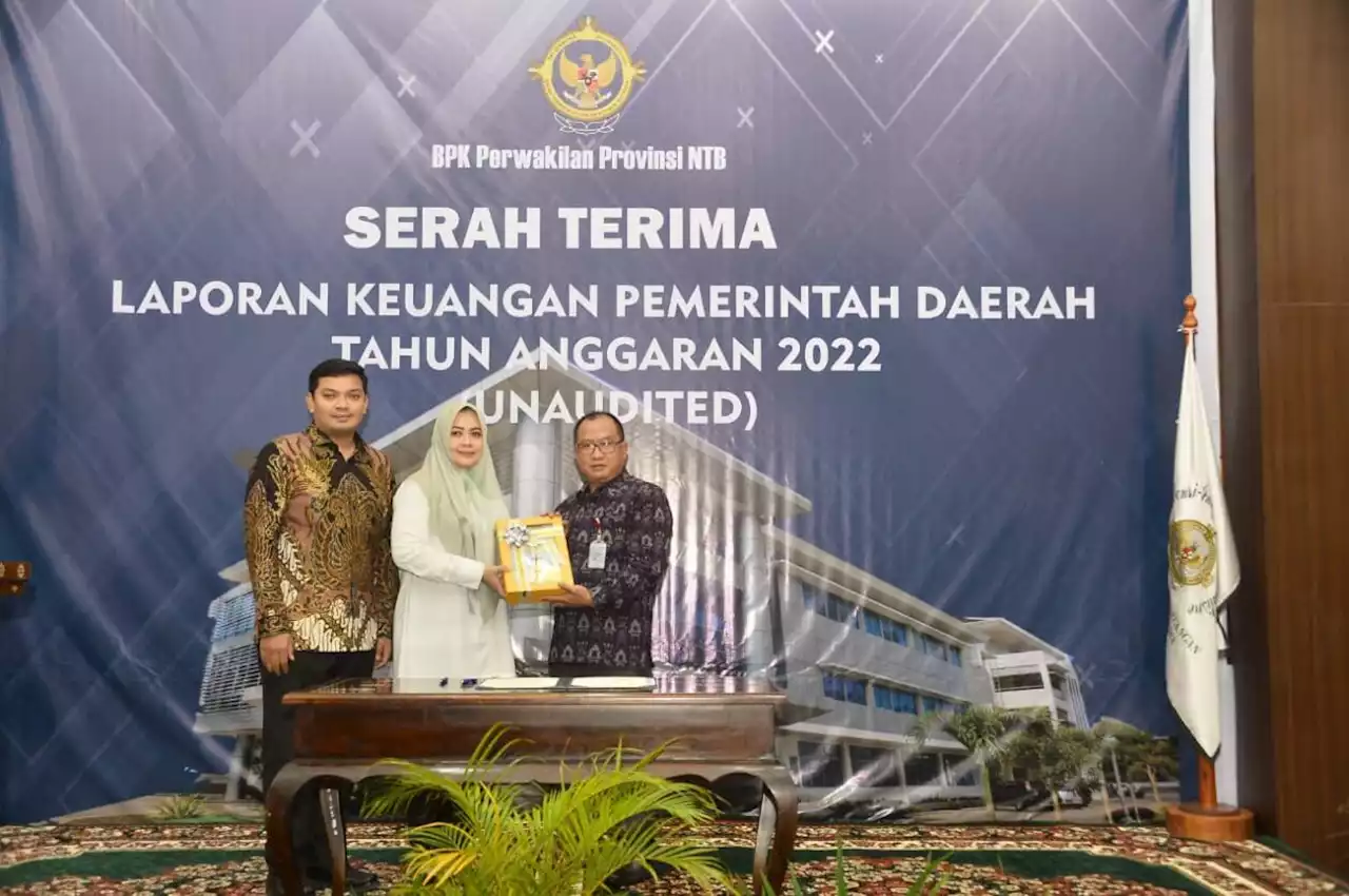 Pemkab Bima Serahkan LKPD untuk Diaudit