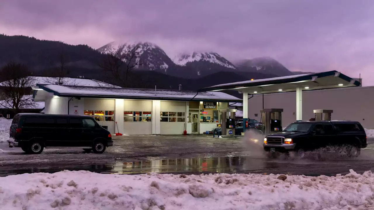 Heavy rains in Juneau cause flood risk, increase avalanche potential