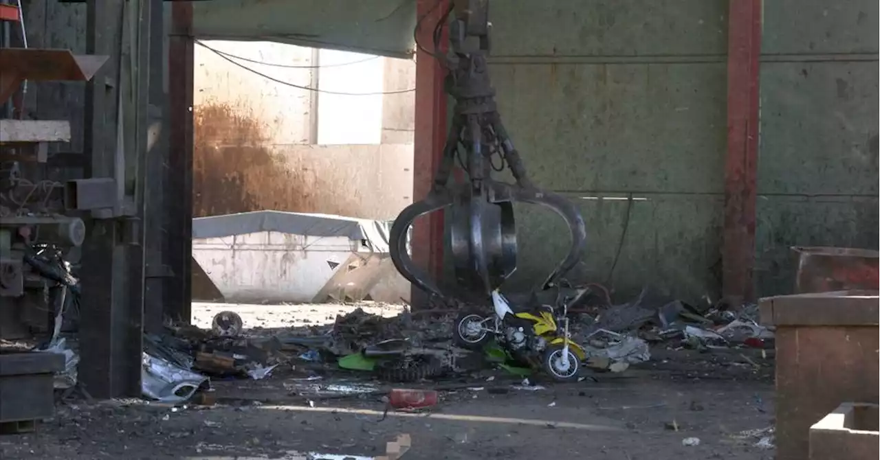 Vidéo - Rodéo urbain : des motos broyées à Marseille