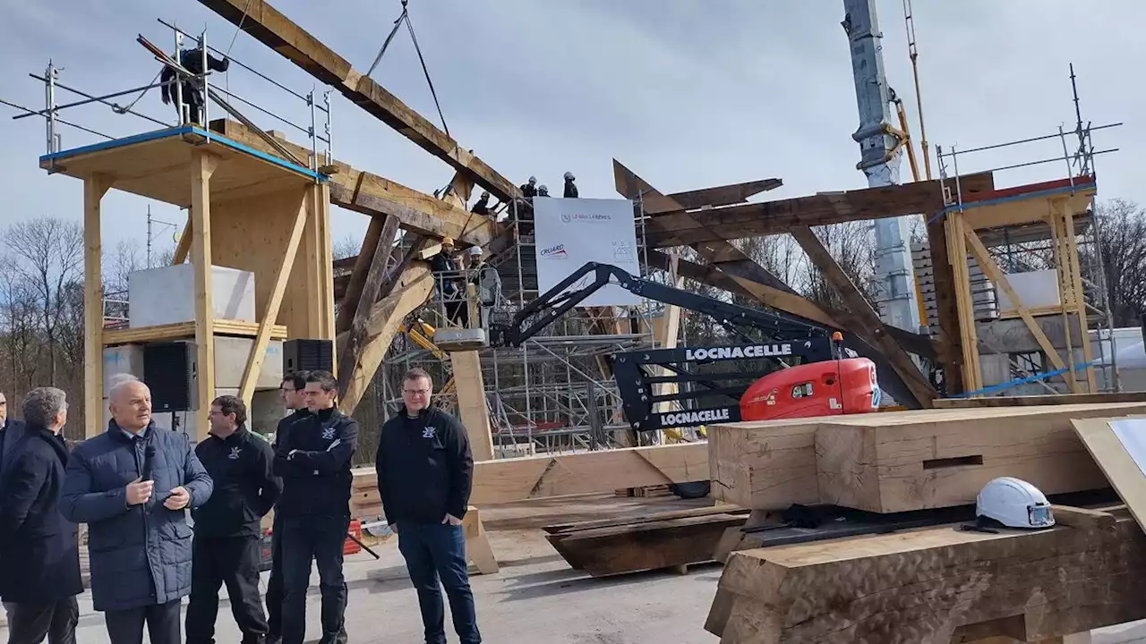 Reconstruction de Notre-Dame de Paris : dans les coulisses de la finalisation du socle de la flèche