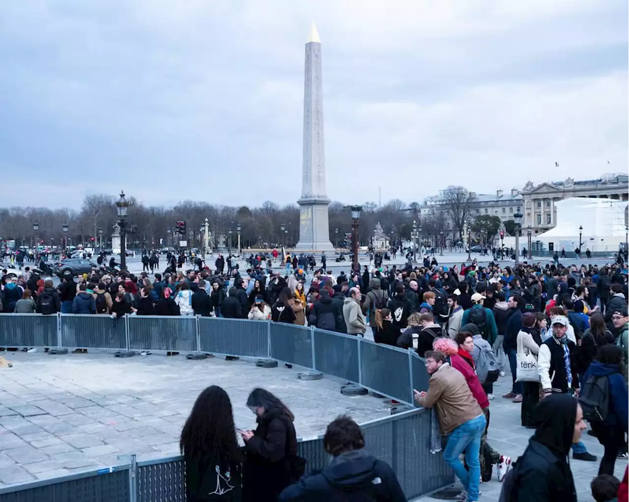 EN DIRECT - Réforme des retraites : les premiers slogans anti-Macron retentissent place de la Concorde