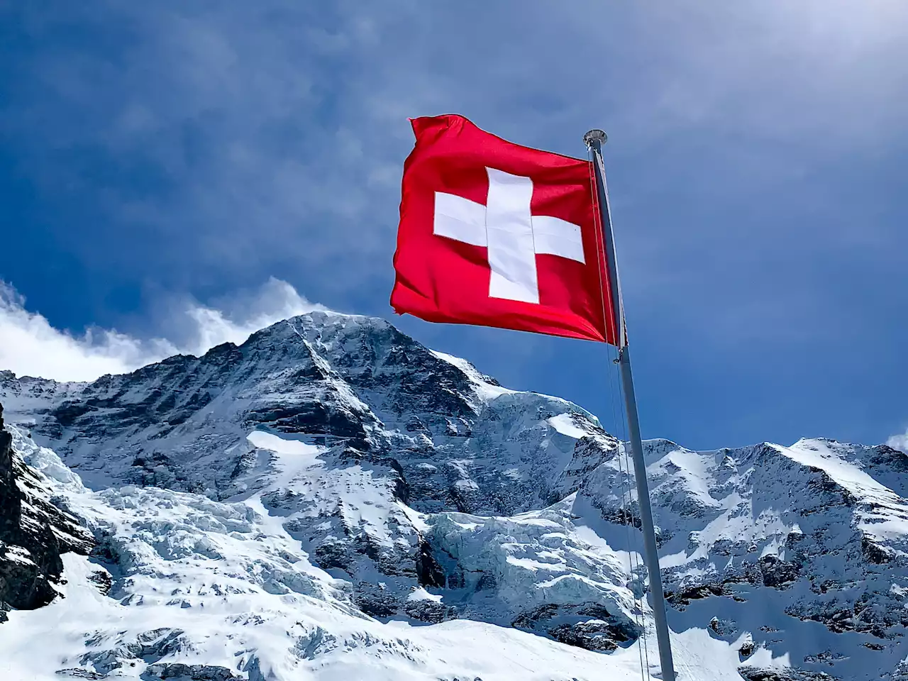 Majority in neutral Switzerland back closer NATO ties