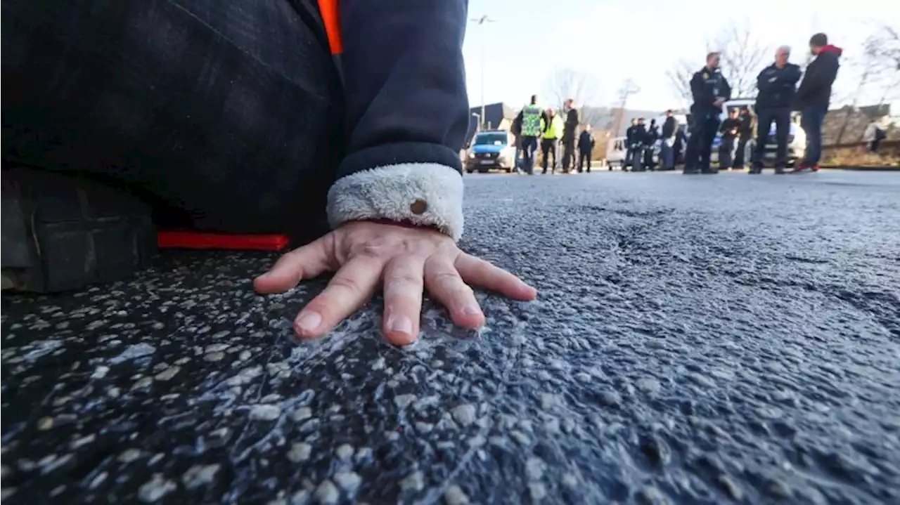 A111: Letzte Generation blockierte Autobahnausfahrt