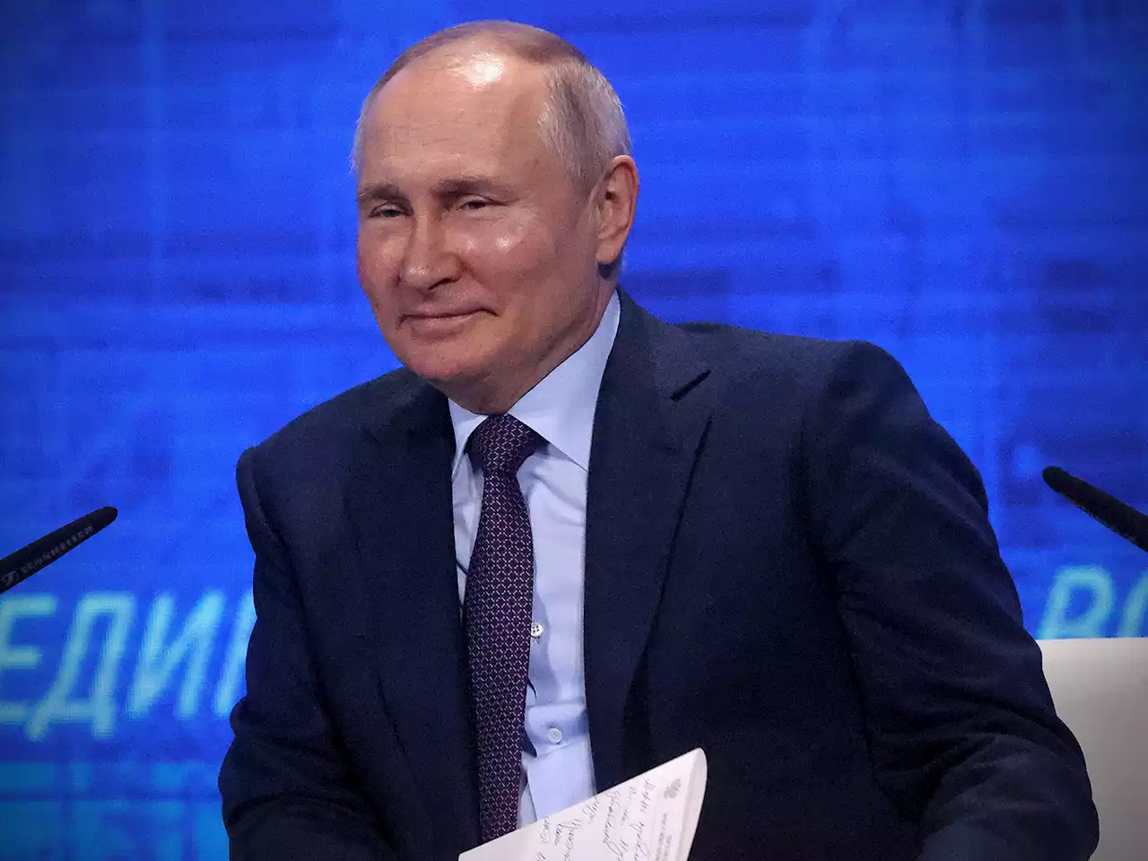 Banking crisis gives Putin something to smile about