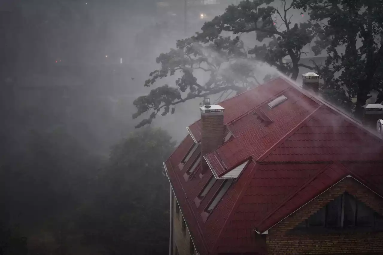 Texas storm rips wall off building, video shows