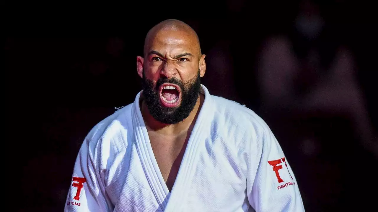 Judoka Roy Meyer werkt op sokken winkeldief in Rotterdam naar de grond