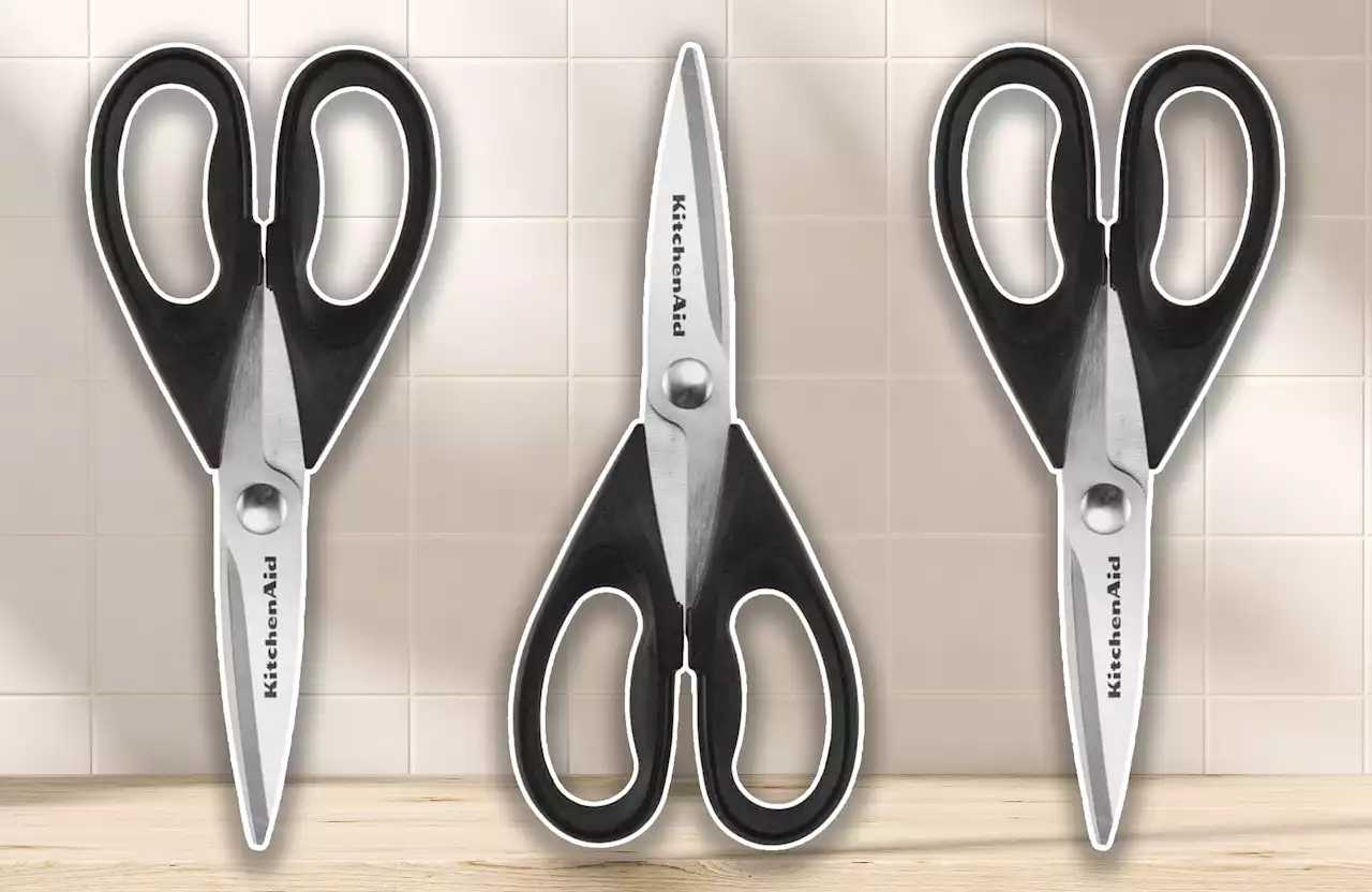 The price of these KitchenAid Shears is cut down 25% on Amazon