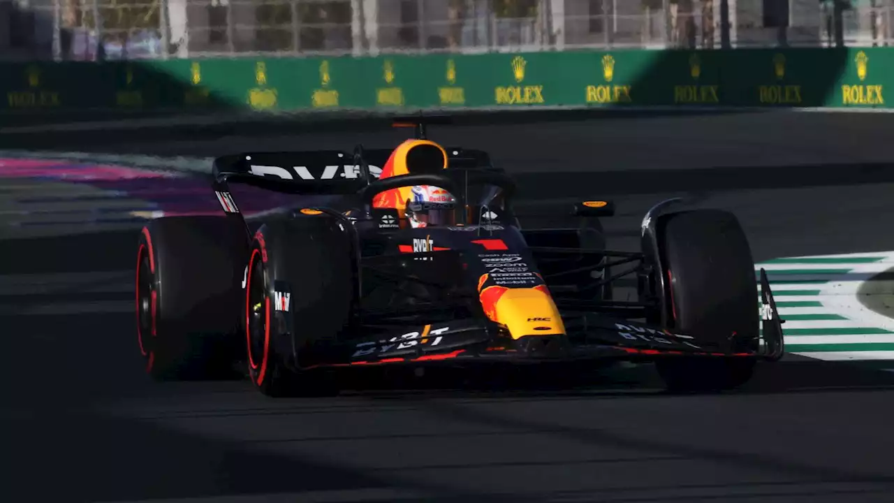 FP2: Max Verstappen on top but forced to battle gearbox issues