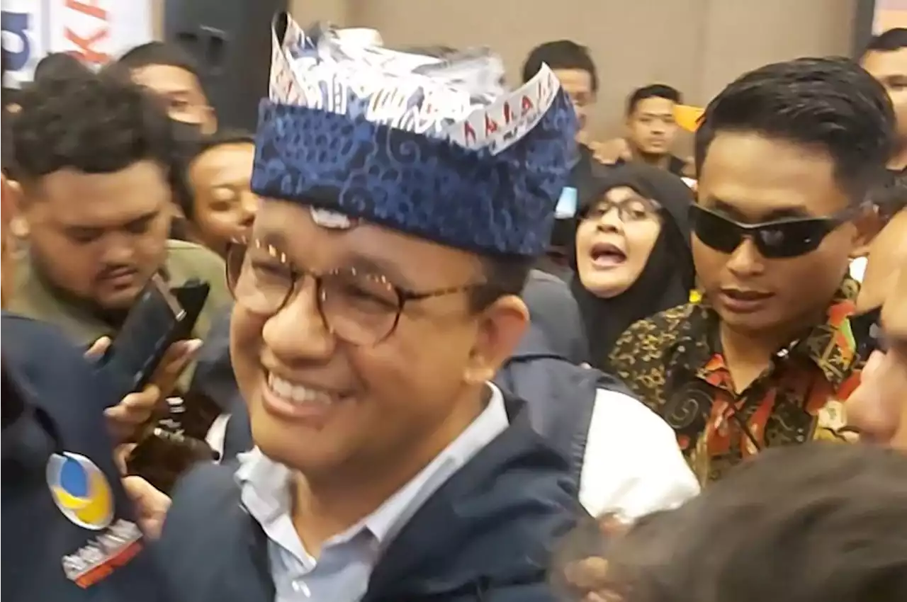 Seusai Salat Jumat di Masjid Al Akbar, Anies Diteriaki Presiden