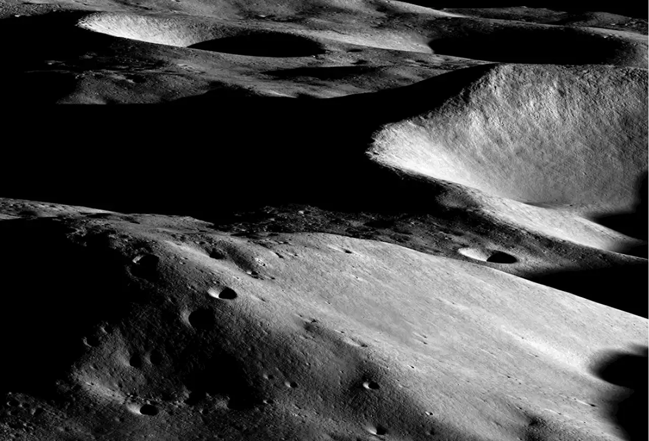 Possible Artemis 3 moon landing site spied by NASA spacecraft (photos)