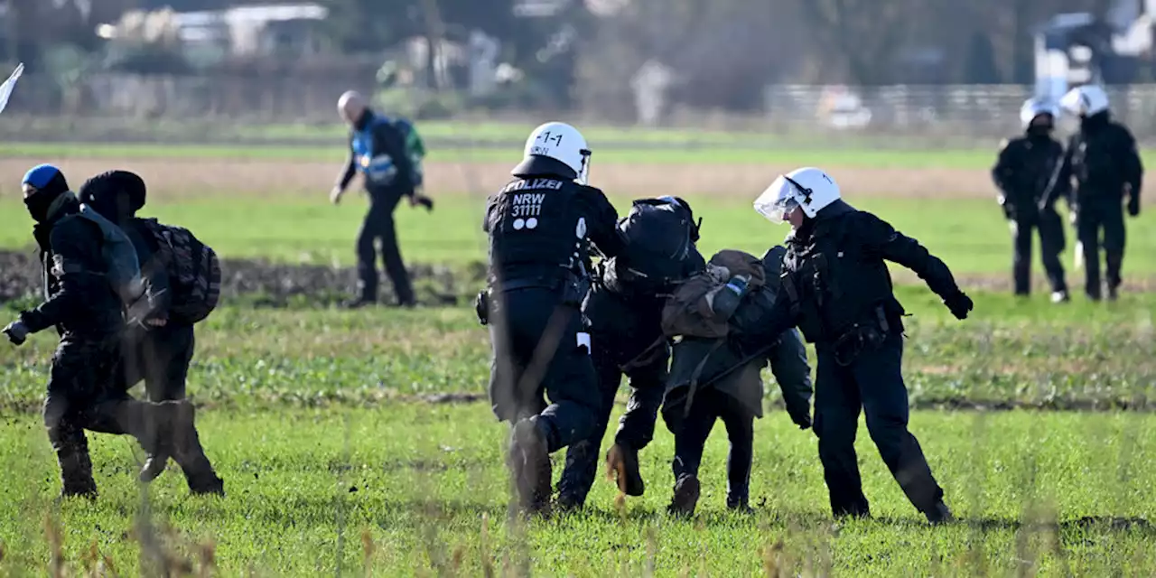 Erschütternde Polizeigewalt: Gewaltmonopol geht nur mit Gewalt